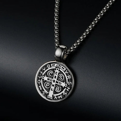 Collar San Benito cadena plata y dije plata